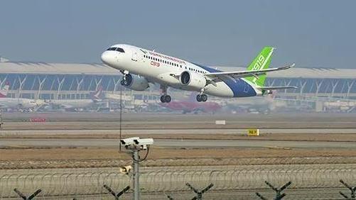 C919大飞机最新动态，探寻内心宁静与平和的自然之旅序曲