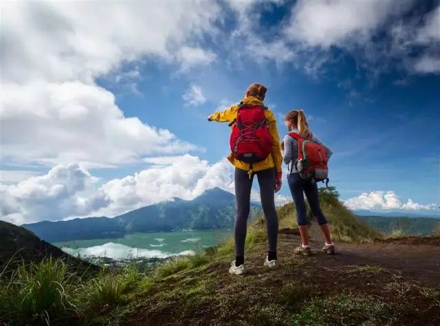 探索自然美景之旅，最新专题片带你重拾内心宁静